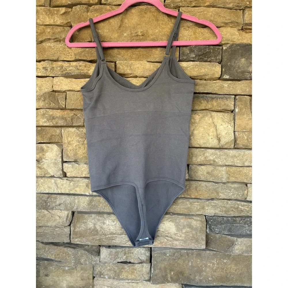 OQQ Ribbed Bodysuit‎ Grey New